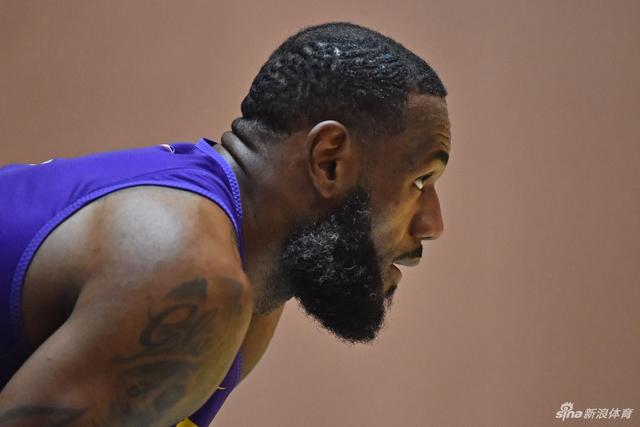 广厦官宣签下巴里-布朗 上赛季季后赛场均27分